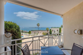 Exceptionnel Studio Vue Mer et Piscine avec Parking, Climatisation
